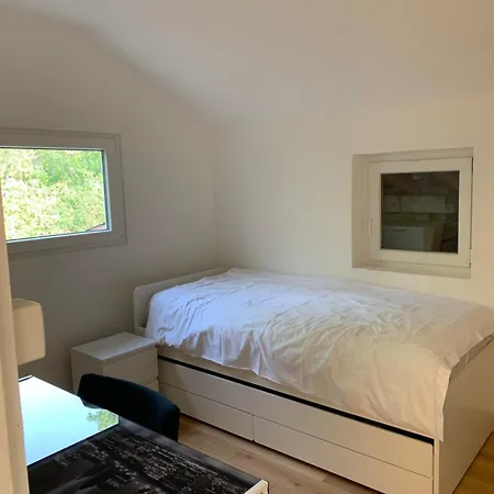 In The Near The Airport, Share Bathroom And Share Kitchen Le Grand Saconnex
